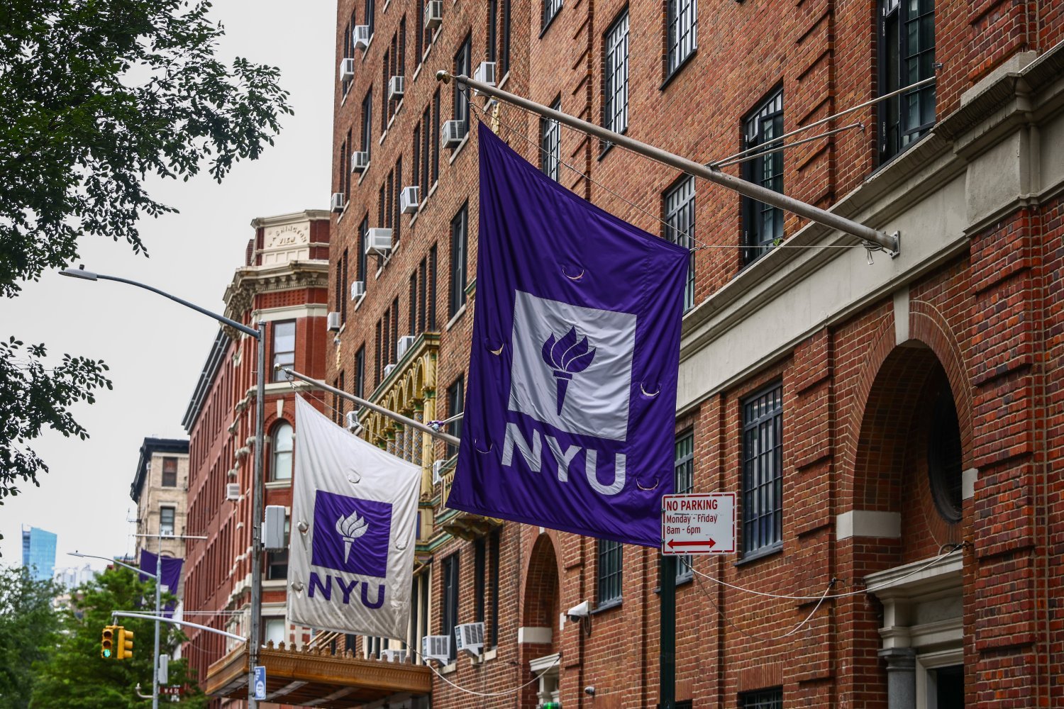 تم اختراق موقع NYU لعرض القمامة العنصرية