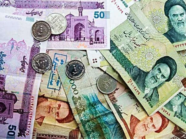 في أدنى مستوى في تاريخ العملة الإيرانية ، تجاوز دولار واحد مليون رايال