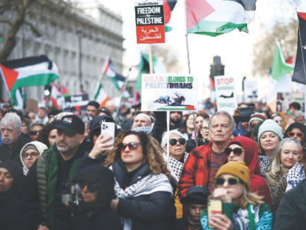 أصيب تسعة شهداء فلسطينيين ، من بينهم صحفيان ، بجروح في الهجوم الإسرائيلي