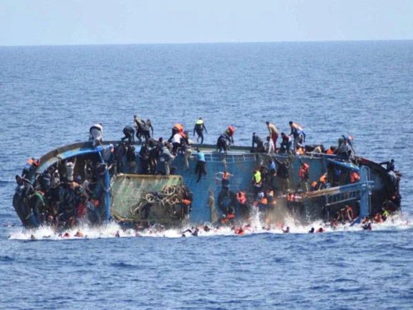 غرق أربعة قوارب من اللاجئين في اليمن وأفريقيا ، مما أسفر عن مقتل شخصين ، في عداد المفقودين 180