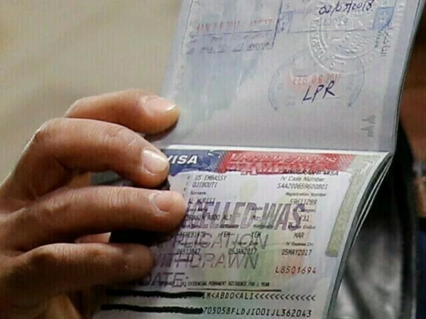 الإلغاء المفاجئ للتأشيرات ، وصل 130 طالبًا أجنبيًا إلى المحكمة ضد إدارة ترامب