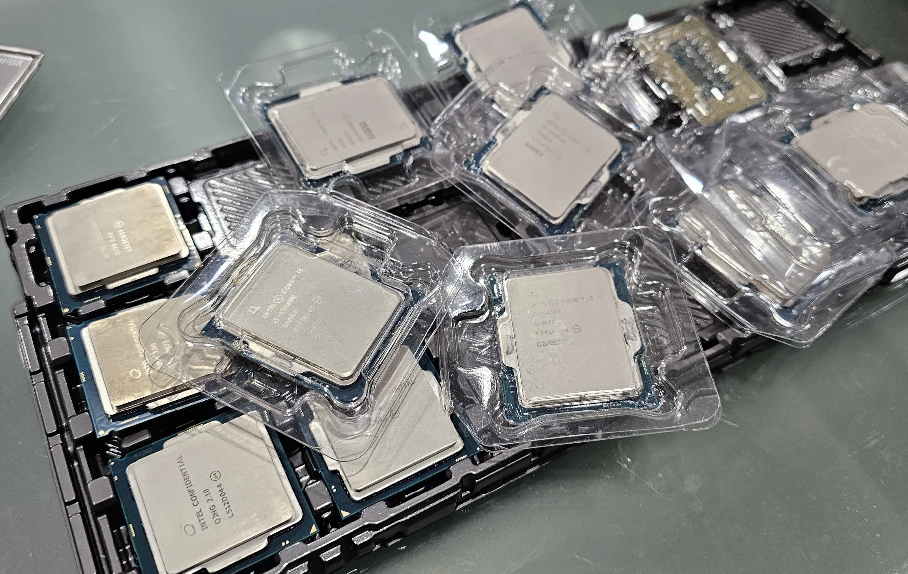 Linux تصحيح في قائمة الانتظار للإبلاغ عن رمز Microcode intel Ornux CPU كضعف
