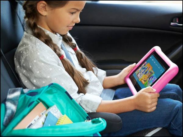 تم احتجاز الأم لمدة 7 ساعات بعد أخذ أجهزة iPad من البنات