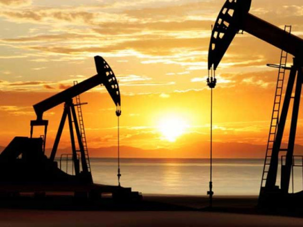 الهجوم على القاعدة العسكرية الأمريكية الإيرانية ؛ 7 ٪ انخفاض في أسعار النفط في السوق العالمية