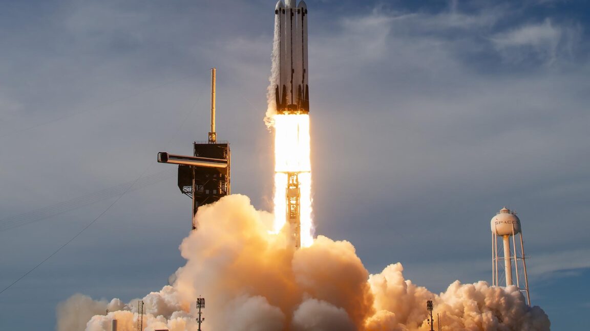 مع عقود جديدة ، ستصبح SpaceX هي أفضل مزود إطلاق للجيش الأمريكي