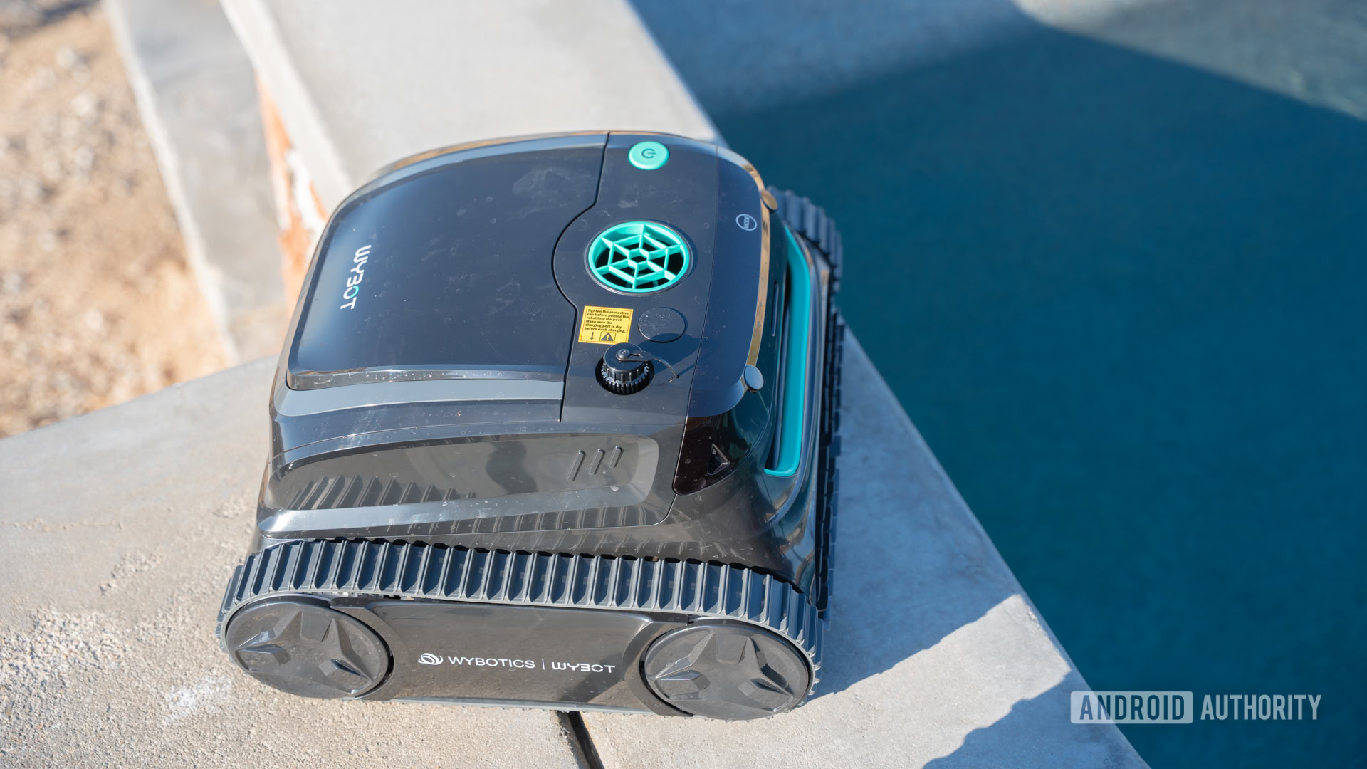 يمكن لـ 1،799 $ Wybot S2 Solar Robot تنظيف حمام سباحة كامل مع قوة الشمس فقط