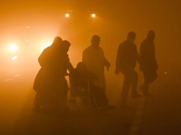 عاصفة ساعة في العراق! هرع الآلاف من الناس إلى المستشفى ، وأغلقت المطارات الكبيرة