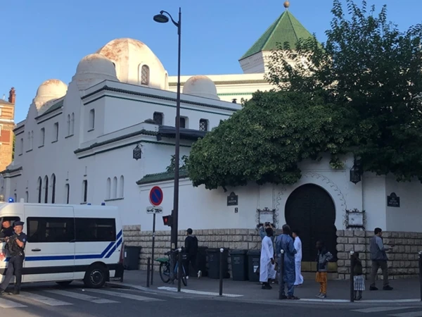 فرنسا: قتل الصلاة في مسجد ، قام المتهم بتصوير مقطع فيديو ومشاركته على وسائل التواصل الاجتماعي