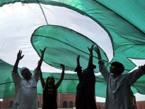 تجاوز الباكستانيون الهنود في قائمة الدول السعيدة في العالم