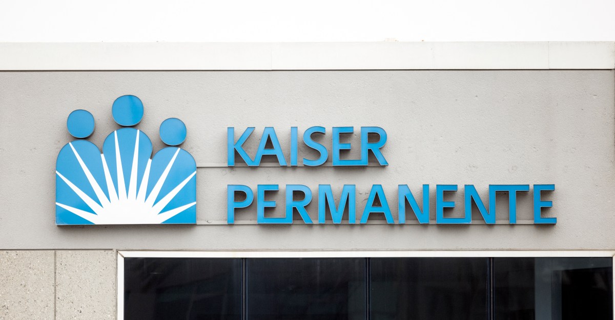 انقطاع أنظمة Kaiser Permanente لها صيدليات تعتمد على القلم والورق