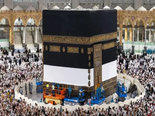 حج تم رفع الكعبة على بعد 3 أمتار من الأرض