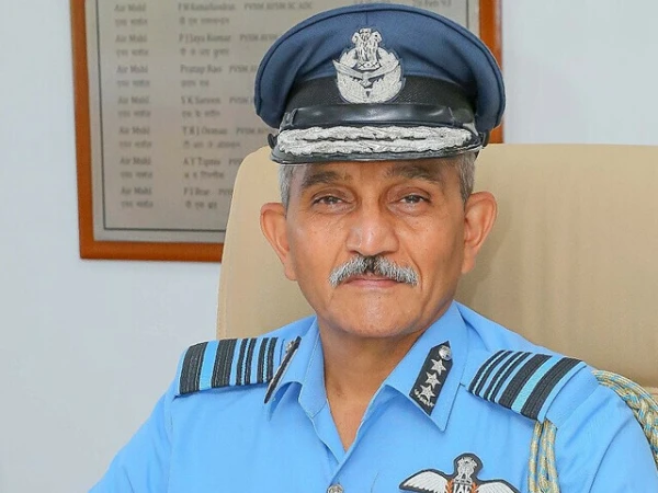 تمت إزالة المارشال الهندي الجوي SP Dharkar من منصبه بعد سبعة أشهر ، وسائل الإعلام الهندية