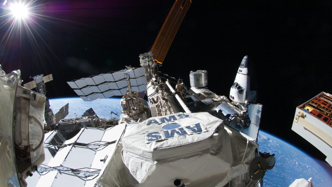 تتدافع ناسا لخفض نشاط ISS بسبب قضايا الميزانية