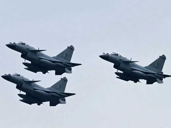 الطائرات الهندية في عملية PAK Air Force ؛ Dhooms حول عالم الأسلحة الصينية