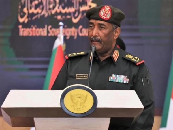 في السودان ، عين قائد الجيش رئيس الوزراء بالنيابة