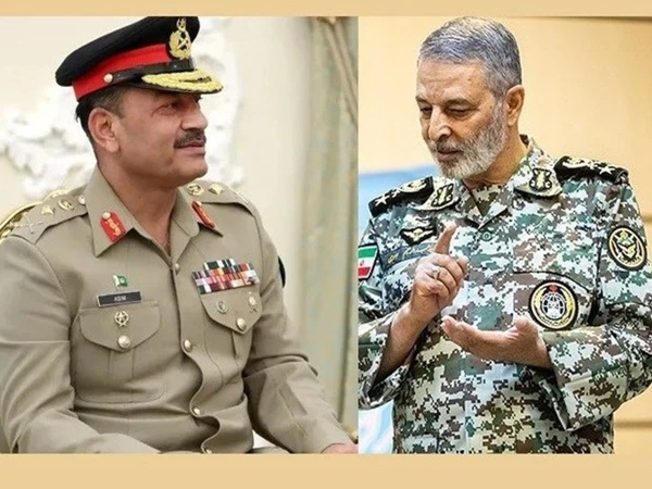 يعبر قائد الجيش الإيراني عن امتنانه لتعاون باكستان في مكافحة إسرائيل