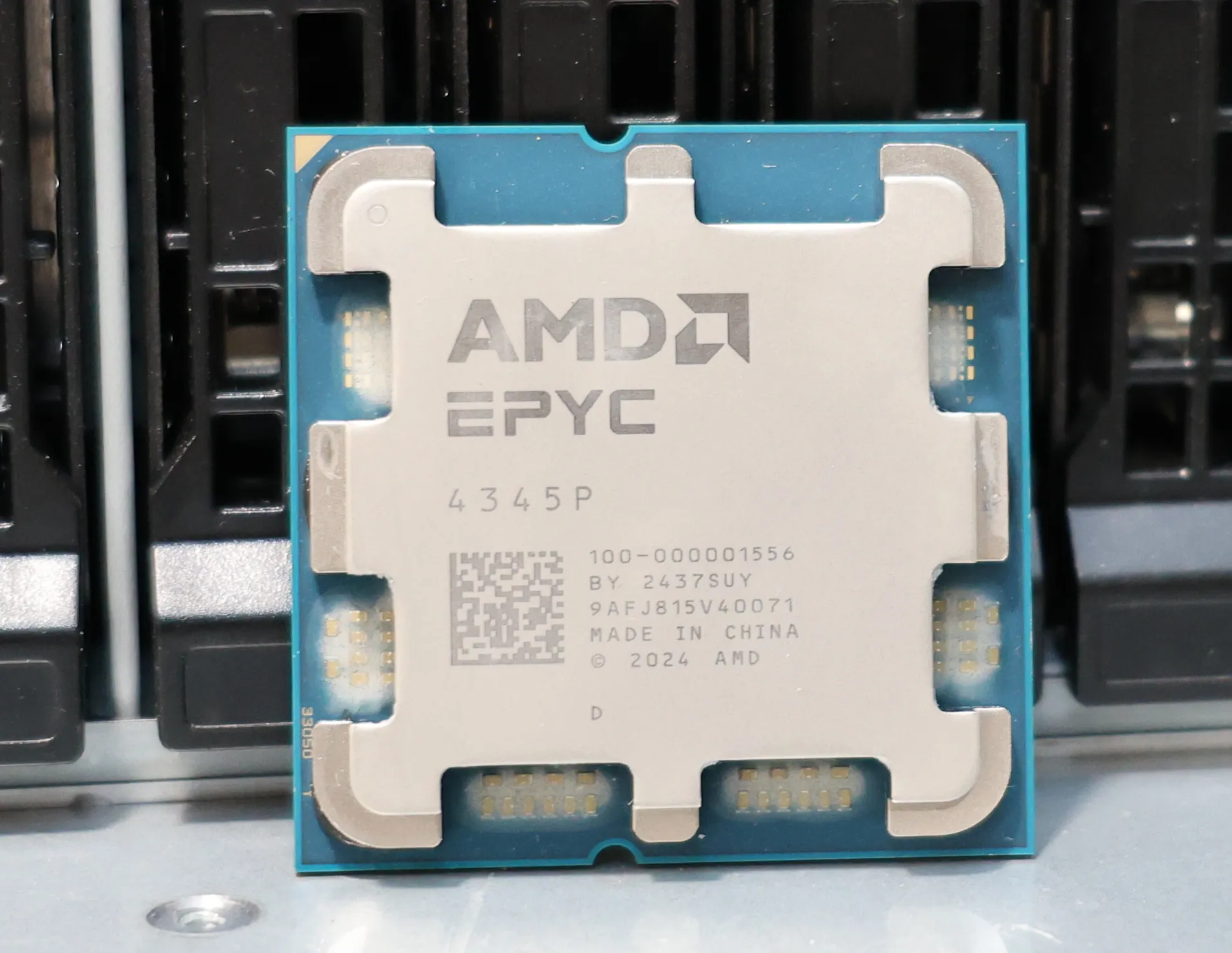 AMD EPYC 4345P مراجعة أداء وحدة المعالجة المركزية 8 نواة