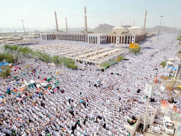 إنشاء سجادة مثالية وتكييف الهواء والأمن للحجاج في المسجد نامارا