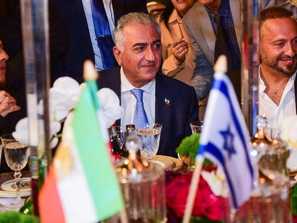 خطة تغيير حكومة خامنني ؛ أخبر العهد الإيراني السابق