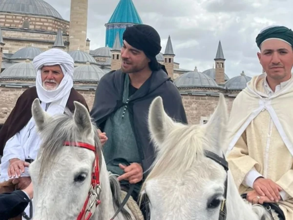 6000 كم السفر على الخيول من أجل الحج: 3 قصة رائعة للمسلمين الإسبان