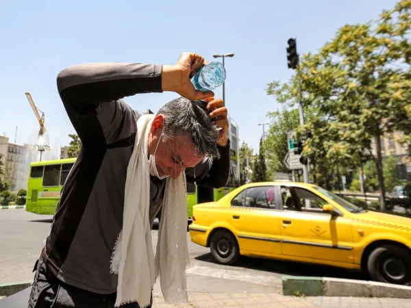 نقص المياه من موجة الحرارة في إيران ، وصلت درجة الحرارة إلى 50 درجة