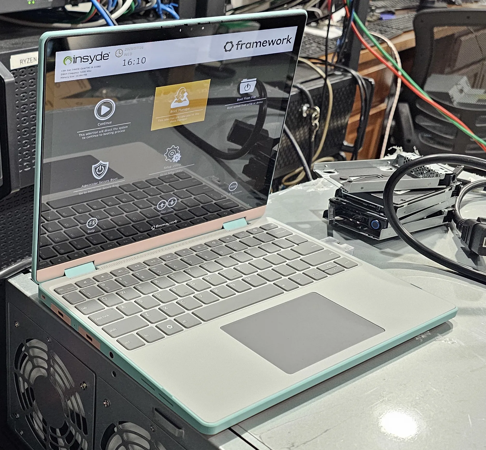 8 اتجاهات Linux OS مقارنة الإطار 12: الضغط على المزيد من الأداء من بحيرة رابتور