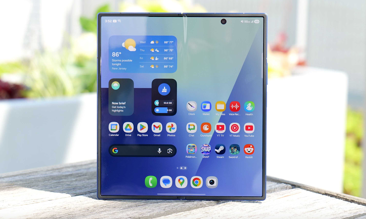 تتضمن Amazon بطاقة هدايا مجانية بقيمة 300 دولار عند طلب Samsung Galaxy Z Fold 7
