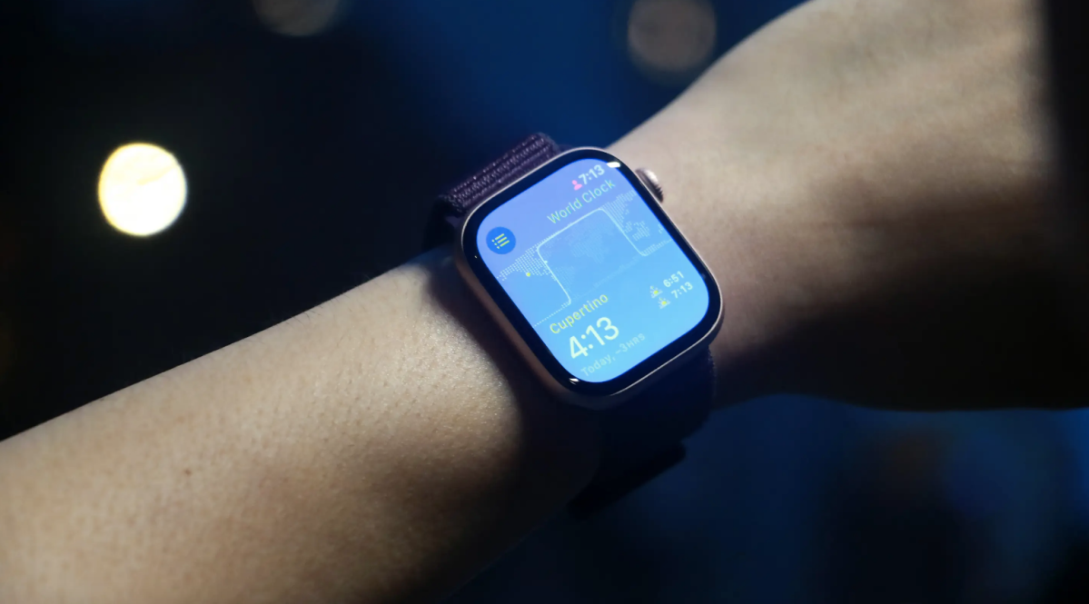 لا تزال Apple Watch Series 10 معروضة للبيع بسعر قياسي منخفض