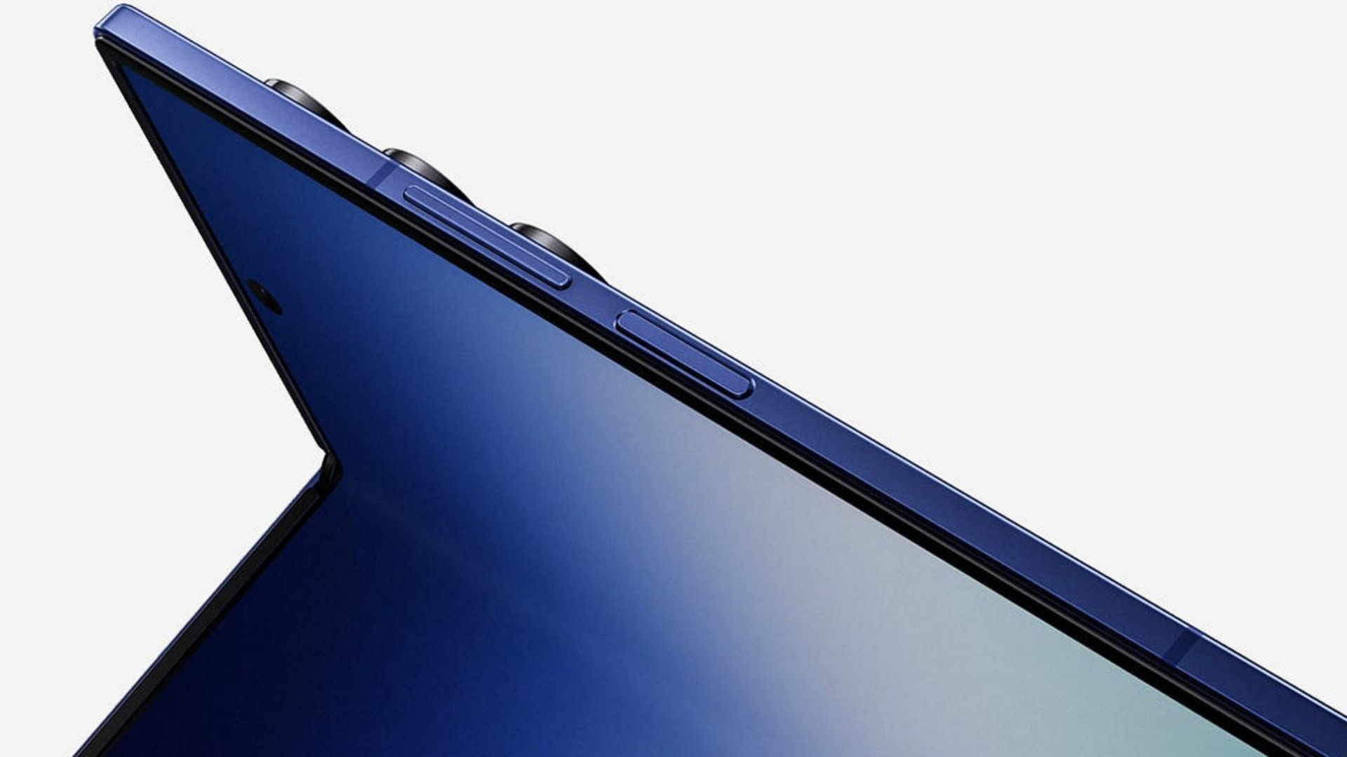 لا تشير نظرة مبكرة إلى ملصقات الطاقة في الاتحاد الأوروبي إلى أي ترقية لتقييم IP لـ Galaxy Z Fold 7 و Flip 7
