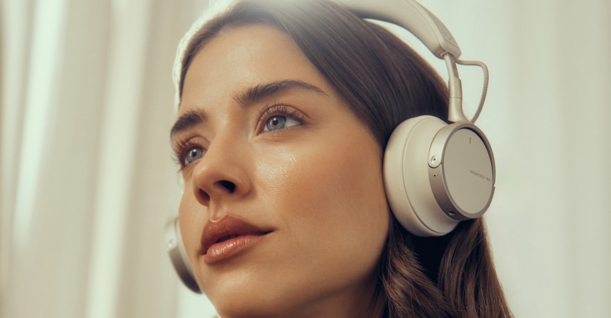 قام Beyerdynamic بتحديث سماعات Aventho 100 مع دفعة البطارية