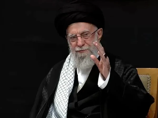 انتهت جميع التكهنات ، خرج الزعيم الأعلى لإيران بعد الحرب
