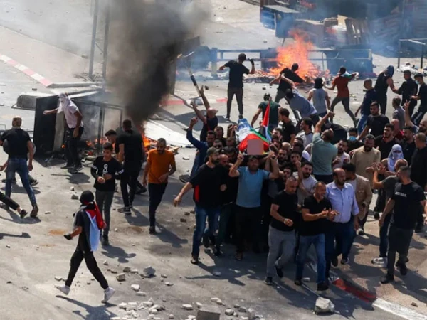 مهاجمة المستوطنين اليهود مواطنين فلسطينيين ، بمن فيهم الولايات المتحدة.