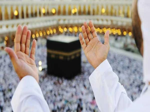 علقت المملكة العربية السعودية شركات العمرة المتعددة التي تقدم الإقامة بدون تصاريح