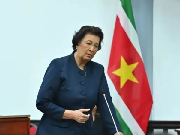 لأول مرة في سورينام ، وهي دولة أمريكا الجنوبية ، رئيسة أنثى