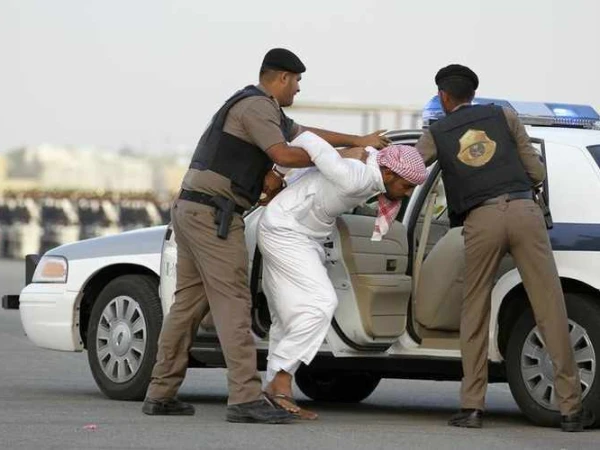 إجراءات كبيرة ضد المهاجرين غير الشرعيين في المملكة العربية السعودية ، اعتقلت أكثر من 22000 في الأسبوع