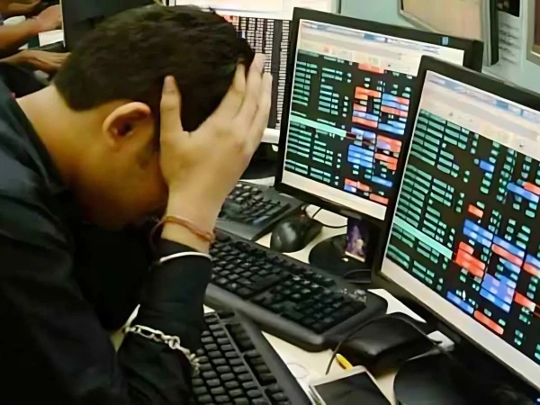 هزت تعريفة ترامب بنسبة 50 ٪ سوق الأوراق المالية الهندية ، حيث غرق 50 مليار دولار من المستثمرين